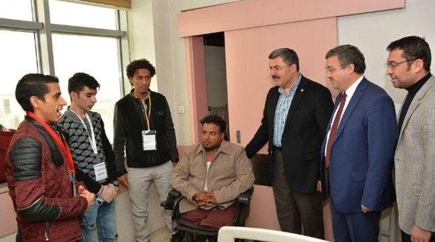 Ak Parti Heyetinden Yemenli Hastalara Ziyaret