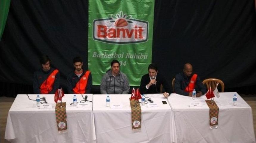 Banvitli Oyuncular &Ouml;ğrencilerin Misafiri Oldu