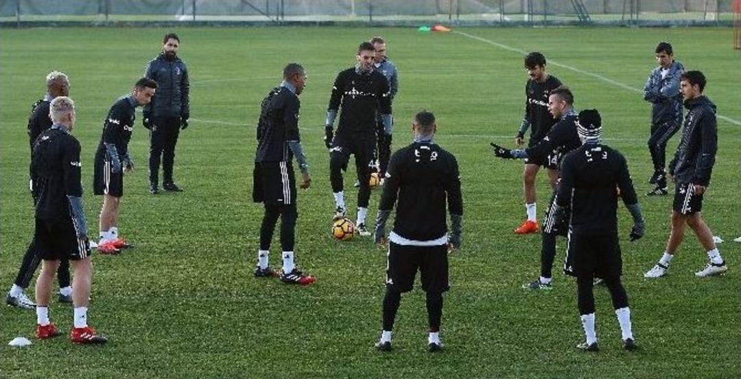Beşiktaş, Hazırlarını S&uuml;rd&uuml;r&uuml;yor