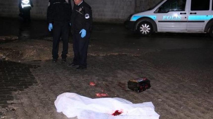 Servis Minib&uuml;s&uuml;n&uuml;n &Ccedil;arptığı &Ccedil;ocuk &Ouml;ld&uuml;, S&uuml;r&uuml;c&uuml; Ka&ccedil;tı