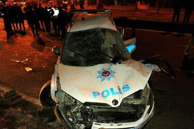 Ş&uuml;pheli Aracı Kovalayan Polis Otosu Tankerle &Ccedil;arpıştı: 2 Şehit 1