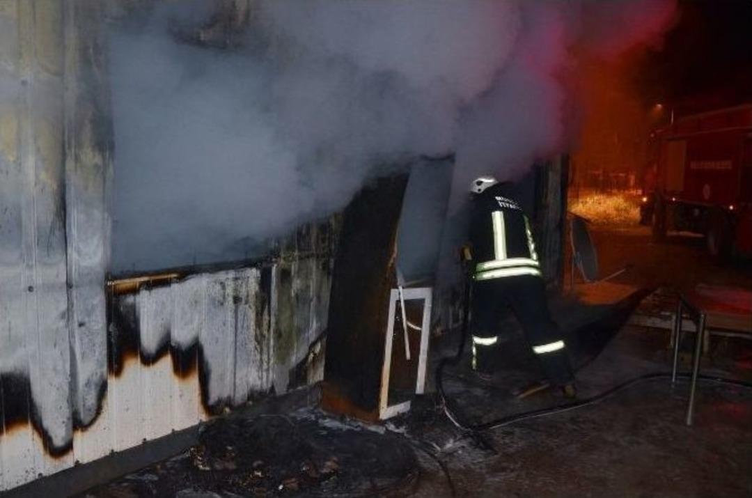 Milas&rsquo;ta İş&ccedil;ilerin Kaldığı Konteynerde Yangın &Ccedil;ıktı