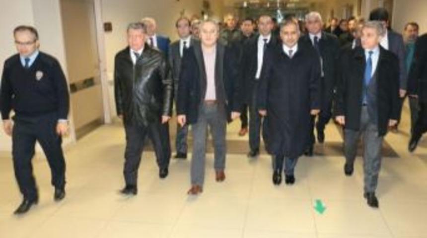 Ş&uuml;pheliyi Takip Eden Polis Aracı Kaza Yaptı: 2 Polis Şehit (3)