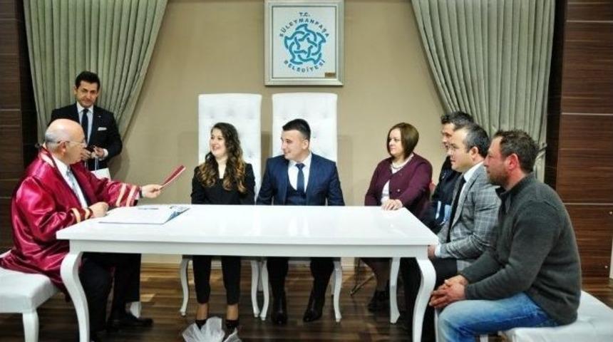 1 Yılda Bin 320 &Ccedil;ift D&uuml;nya Evine Girdi