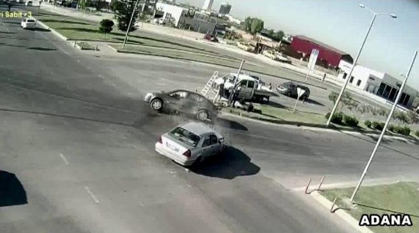 Adana&rsquo;da Mobese&rsquo;lere Yansıyan Kazalar Pes Dedirtti