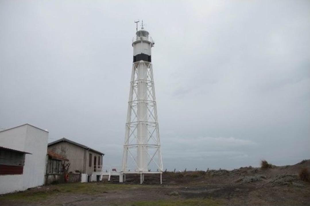 Bu Fener 137 Yıldır Denizcilere Yol G&ouml;steriyor