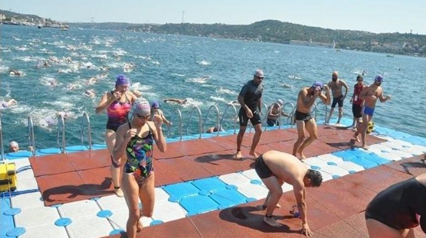 Samsung Boğazi&ccedil;i Kıtalararası Y&uuml;zme Yarışı D&uuml;nya Birincisi