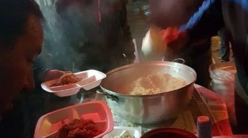 Lapsekili Avcılardan Geleneksel Pilav İkramı