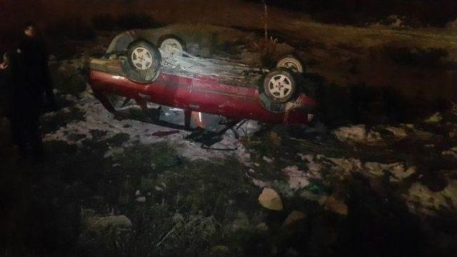 Ehliyetsiz S&uuml;r&uuml;c&uuml;s&uuml;n&uuml;n Kullandığı Otomobil Takla Attı: 7 Yaralı 1