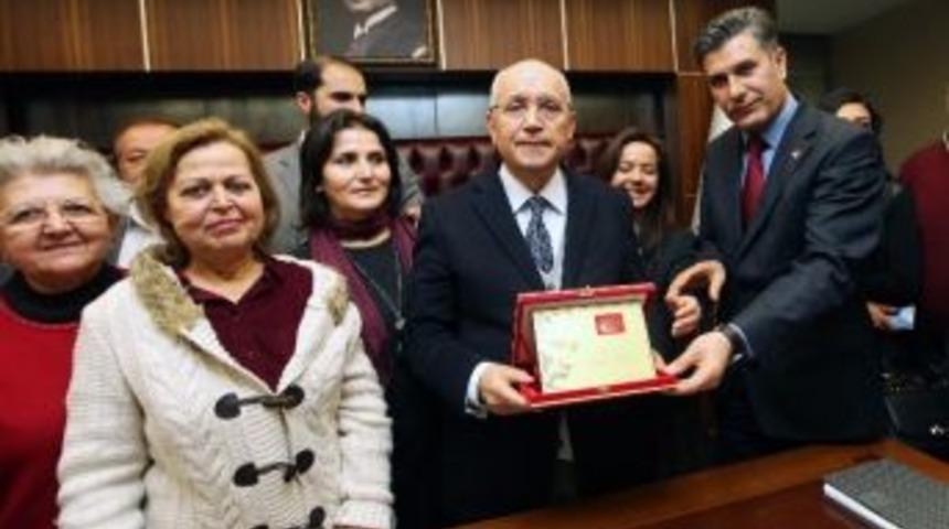 Chp Etimesgut Y&ouml;netiminden Yaşar&rsquo;a Teşekk&uuml;r Ziyareti