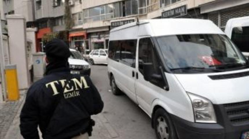 Saldırganla Aynı Evde Yaşadıkları Değerlendiriliyor