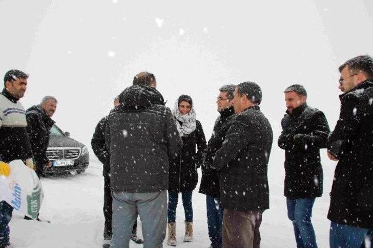 Başkan Çetin Yabani Hayvanlar İçin Doğaya Yem Bıraktı G3