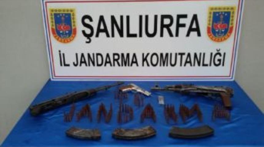 Birecik&rsquo;Te Silah Operasyonu: 2 G&ouml;zaltı