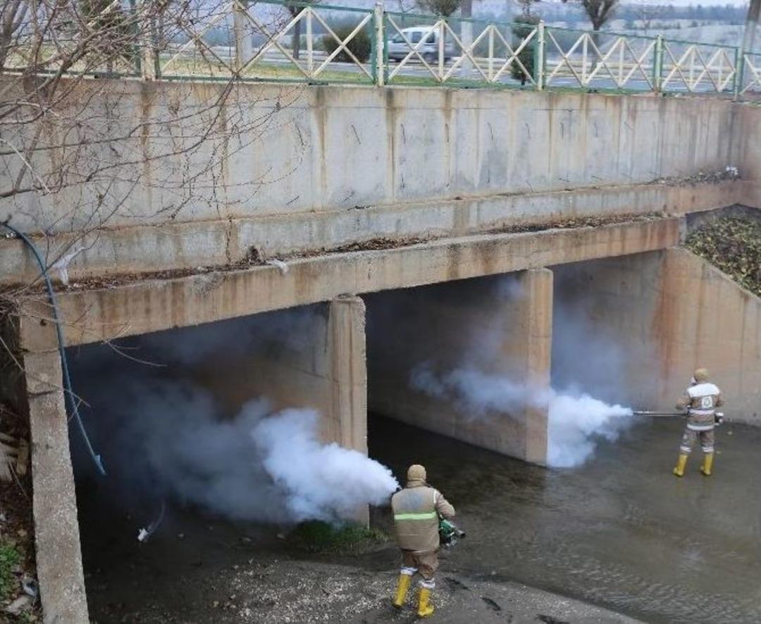 Haliliye&rsquo;de Haşerelerle M&uuml;cadele Kış Aylarında Da S&uuml;r&uuml;yor
