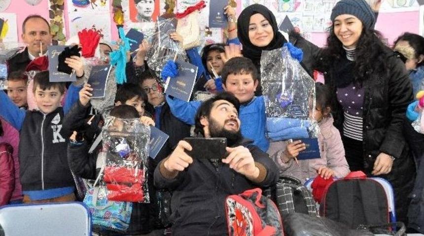 Gazi &Uuml;niversitesinden İhtiya&ccedil; Sahibi &Ouml;ğrencilere Giysi Yardımı