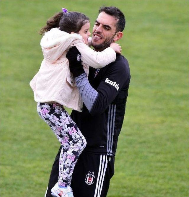 Beşiktaş İdmanında Minikler Sahada 1