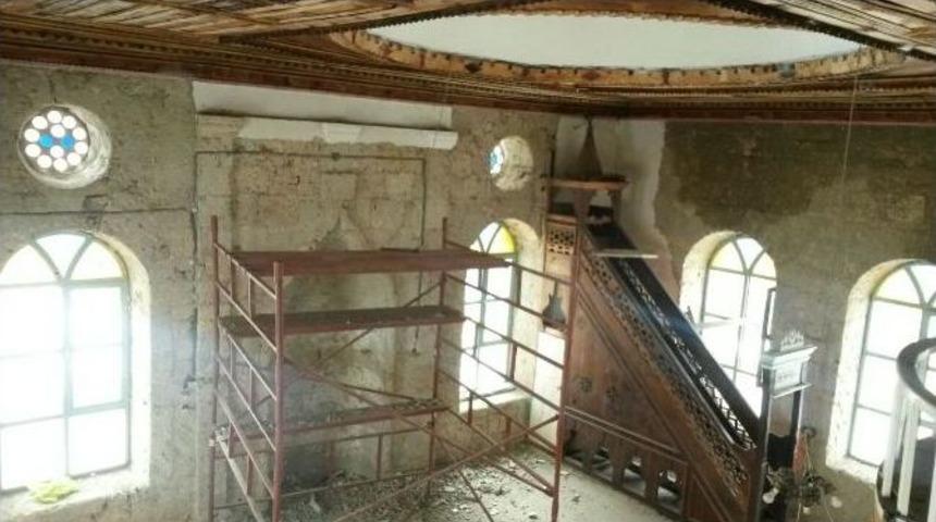Tarihi Tepecik Camii Restore Ediliyor