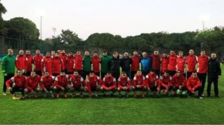 Karşıyaka'da Ikinci Yarı Hazırlıklarını Antalya'da S&uuml;rd&uuml;r&uuml;yor