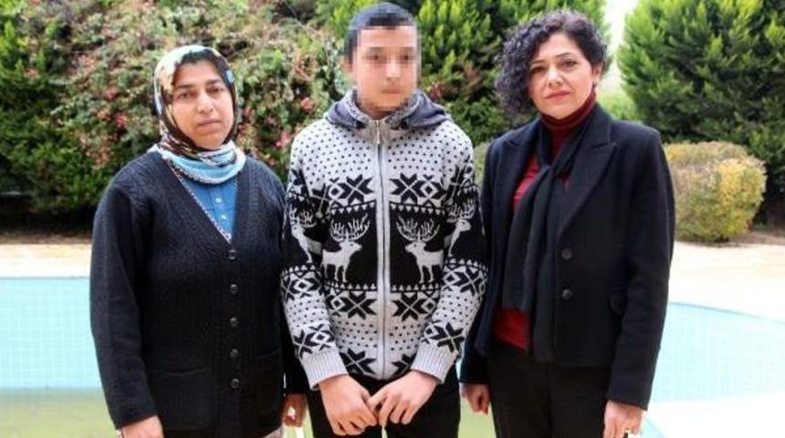 D&ouml;v&uuml;len &Ouml;ğrenciye 'ben Yaramazım' Itirafnamesi Imzalatıldı Iddiası