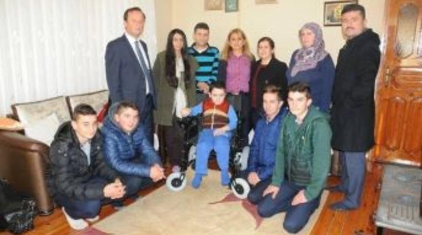 &Ouml;ğrencilerden &lsquo;bir Engeli De Sen Kaldır&rsquo; Kampanyası