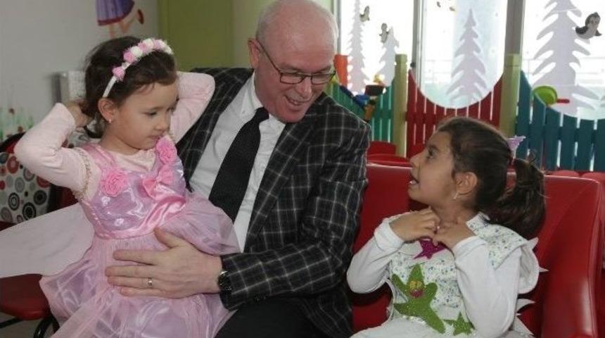 Yeni Yıl &Ccedil;ocuklarla Daha G&uuml;zel