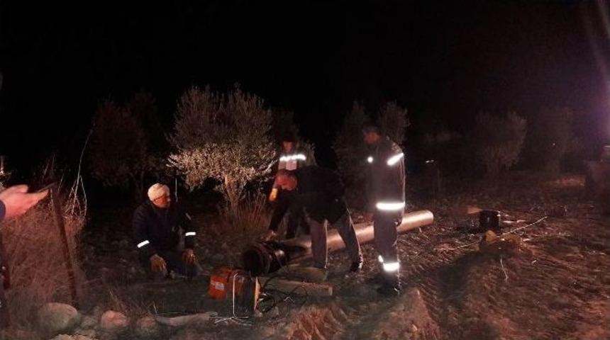 Vezirhan&rsquo;da Ana Su Hattı Yenilenmesine Gece G&uuml;nd&uuml;z Demeden Devam Ediliyor