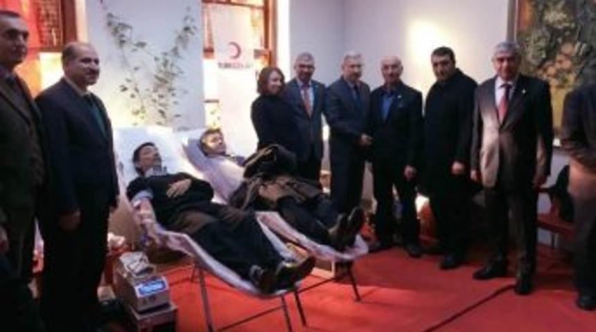 Adana&rsquo;da Valilik &Ouml;nc&uuml;l&uuml;ğ&uuml;nde Kan Bağışı Seferberliği Başlatıldı