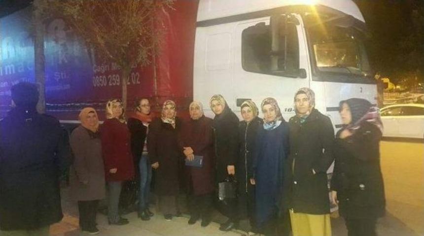 Ak Parti Kadın Kolları Başkanlığının Yardım Tırı Yola &Ccedil;ıktı