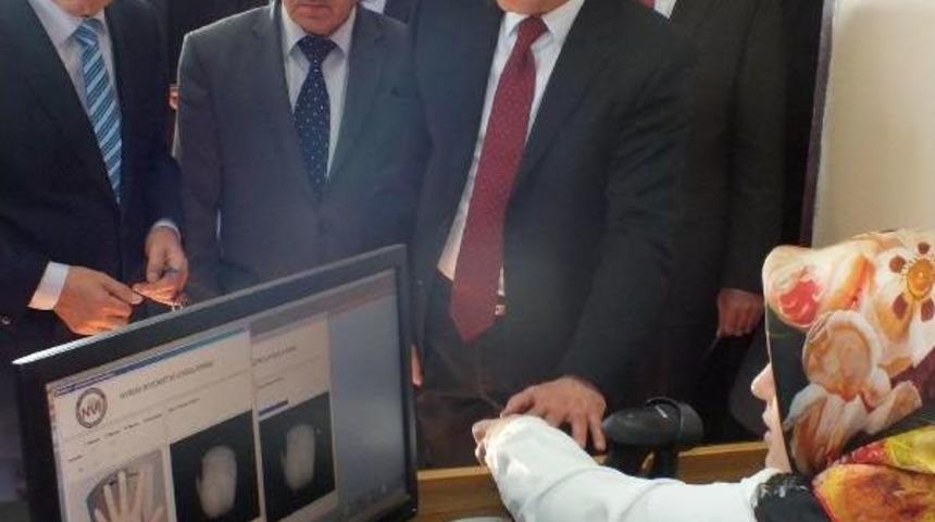 Yozgat&rsquo;Ta, G&uuml;nl&uuml;k 550 Biyometrik Kimlik Kartı Girişi Yapılıyor