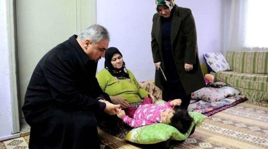 Vali Okur Ve Eşi Minik Medine&rsquo;yi Ziyaret Etti