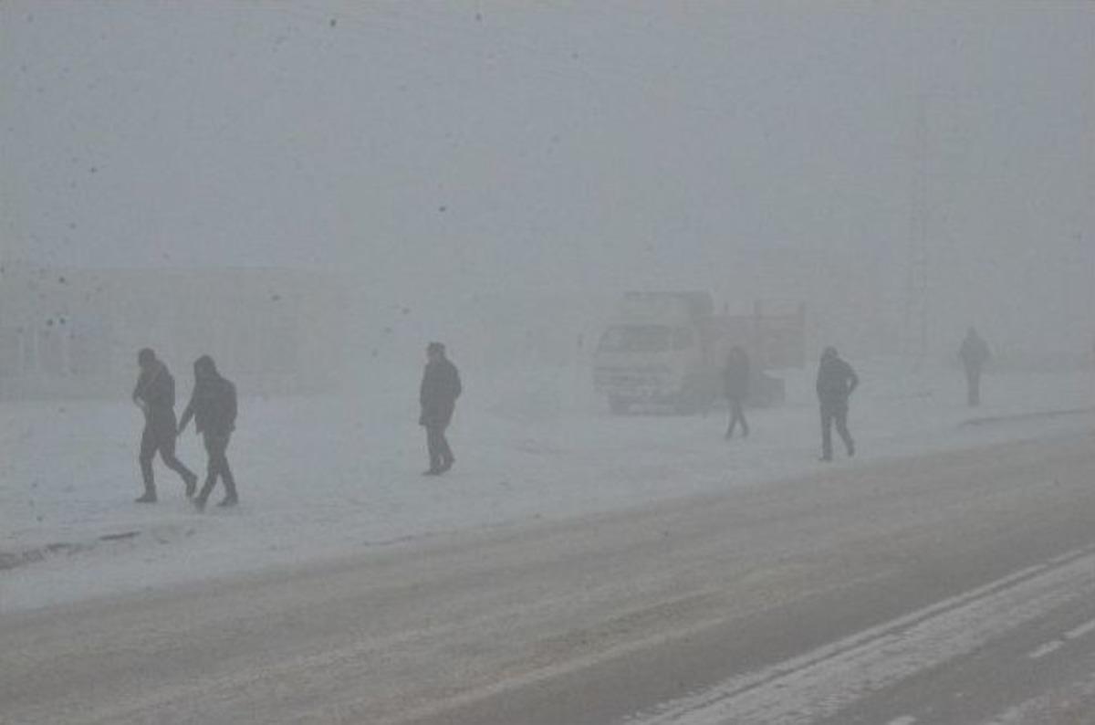 Soğuk Hava Y&uuml;ksekova&rsquo;da Hayatı Fel&ccedil; Etti