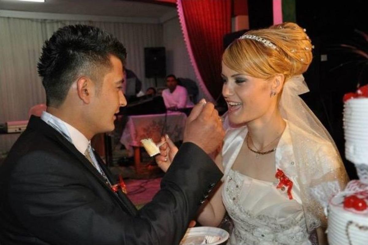 Madende &Uuml;zerine Kaya Par&ccedil;ası D&uuml;şen İş&ccedil;i Son Yolculuğuna Uğurlandı