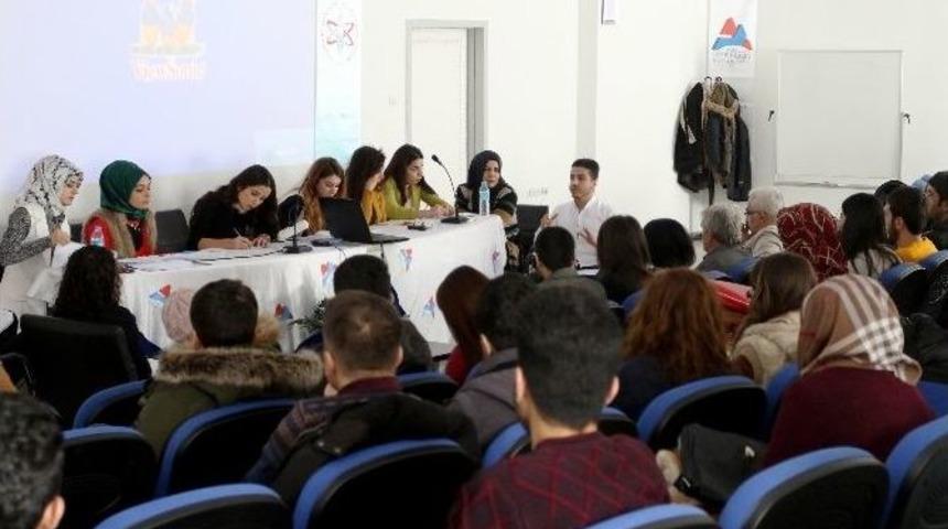 &Uuml;niversite &Ouml;ğrencileri M&uuml;nazara D&uuml;zenledi