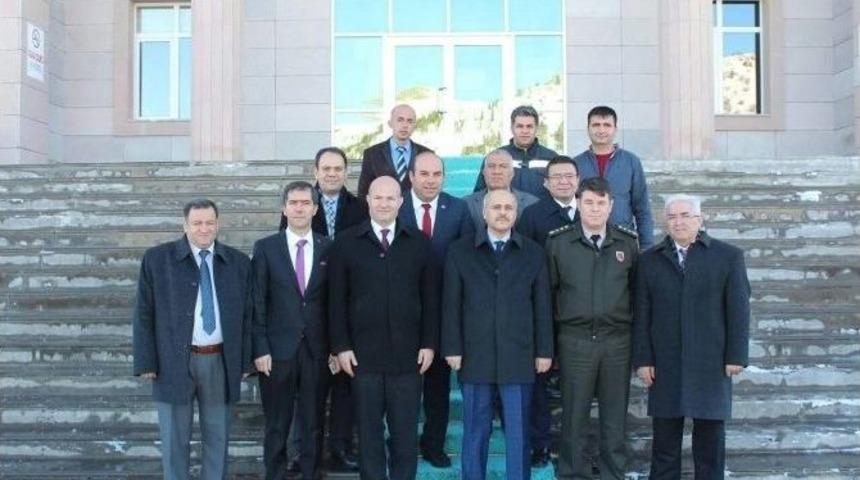 Vali Peynircioğlu Ulukışla&rsquo;da İncelemelerde Bulundu