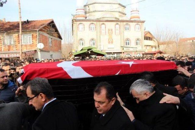 Maden Ocağındaki Iş Kazasında Ölen Madenci Toprağa Verildi