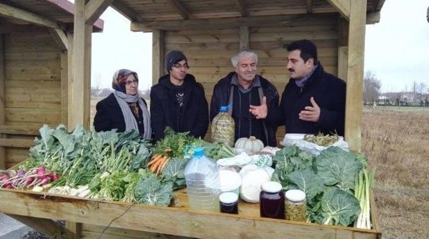 &Ouml;ğrenciler Yetiştirdi, Organik Pazarda Satılıyor