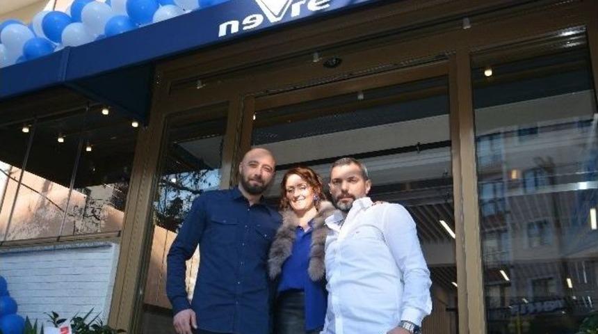 N&uuml;fus C&uuml;zdanına Yanlış Yazılan İsmi Kafetaryasına İsim Olarak Se&ccedil;ince...