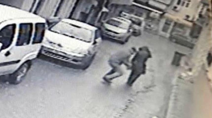 Kapka&ccedil; Anı G&uuml;venlik Kamerasına Yansıdı