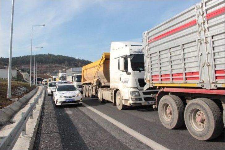 Kamyoncular, Yavuz Sultan Selim Köprüsü Ve Otoban Ücretlerini Protesto Etti G5