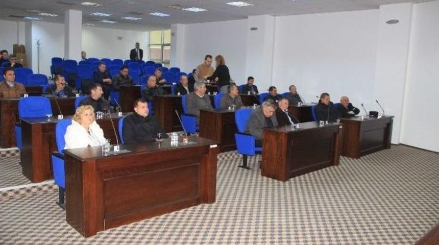 Saka, Muhtarlardan Ş&uuml;pheli Davranışları Emniyete Bildirmelerini İstedi