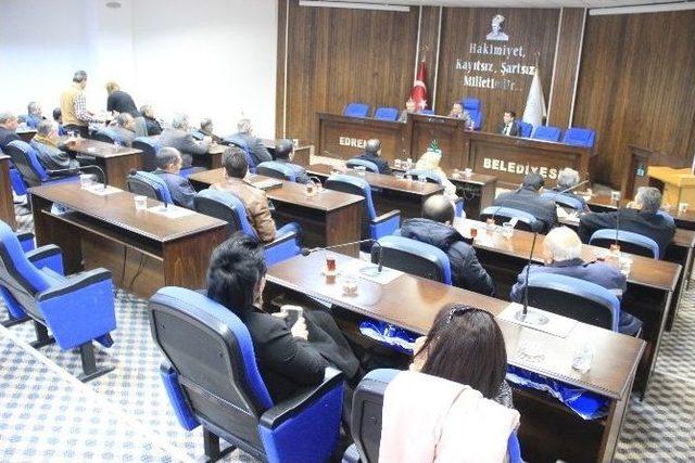 Saka, Muhtarlardan Şüpheli Davranışları Emniyete Bildirmelerini İstedi