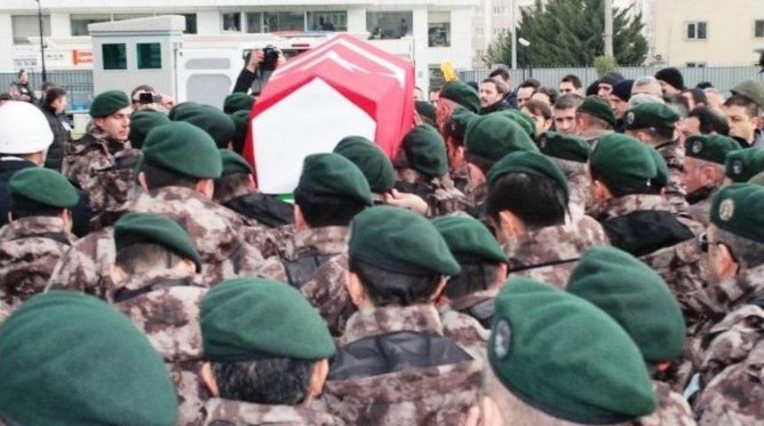 Havuzda Hayatını Kaybeden Komiser Yardımcısı Toprağa Verildi