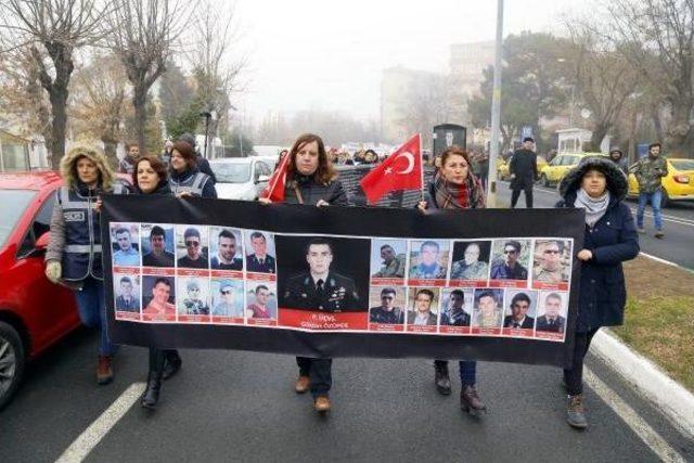 Kırklareli'de Kadınlar Terörü Yürüyüşle Protesto Etti