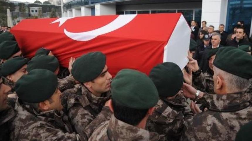 Başını Havuzun Duvarına &Ccedil;arpan Komiser Yardımcısı &Ouml;ld&uuml; (2)