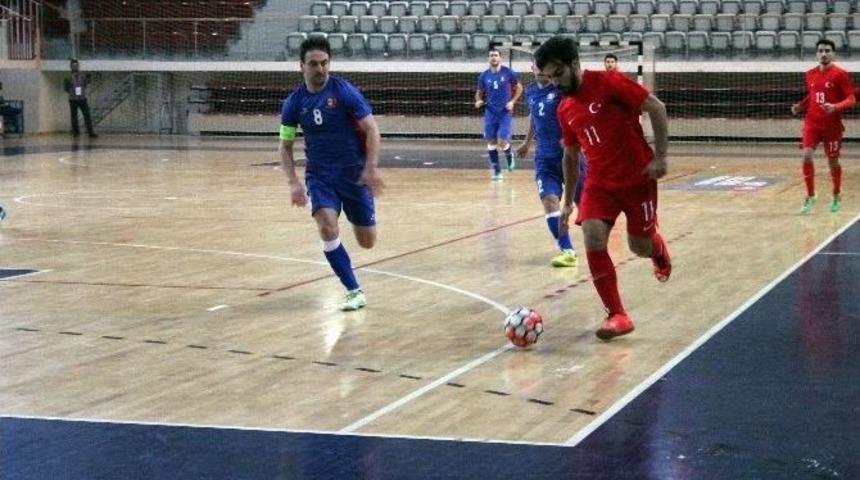 T&uuml;rkiye Moldova&rsquo;ya Boyun Eğdi