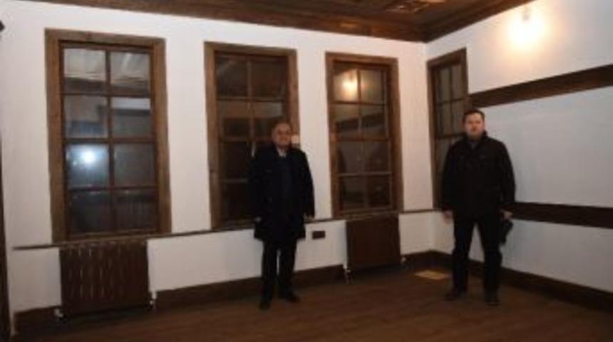 Başkan Babaş, Restorasyonu S&uuml;ren Konakları Gezdi