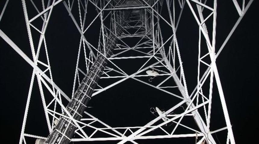 G&uuml;nd&uuml;z Vakti Ak&uuml;leri &Ccedil;aldılar