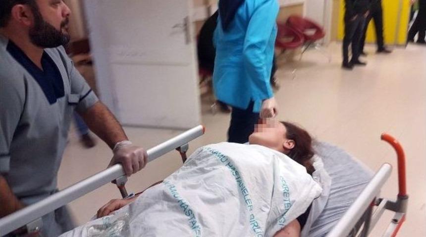 Hastanede Bı&ccedil;aklı Dehşet: 1 Yaralı