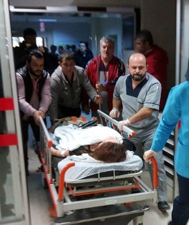 Hastanede Bı&ccedil;aklı Dehşet: 1 Yaralı 1