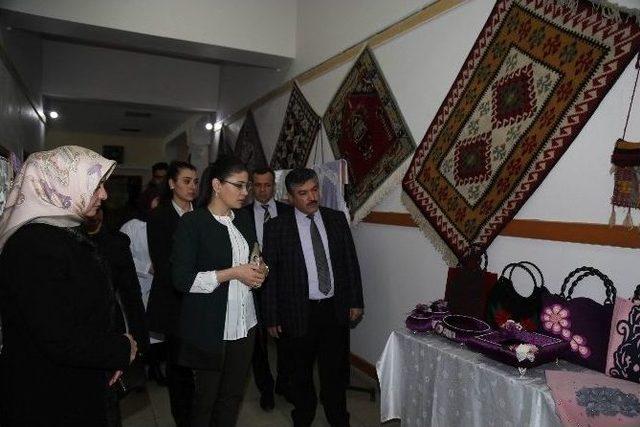Vali G&uuml;l&rsquo;&uuml;n Eşinden El Sanatları Merkezi&rsquo;ne Ziyaret 1